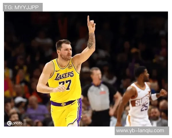 半场战报狄龙狂砍23分布克意外伤退太阳领先湖人14分东契奇27分老詹仅得4分 半场战报狄龙狂砍23分布克意外伤退太阳领先湖人14分东契奇27分老詹仅得4分