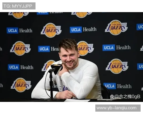 黄蜂主帅称赞三球防守表现认为其拼劲能激励全队士气 黄蜂主帅称赞三球防守表现认为其拼劲能激励全队士气