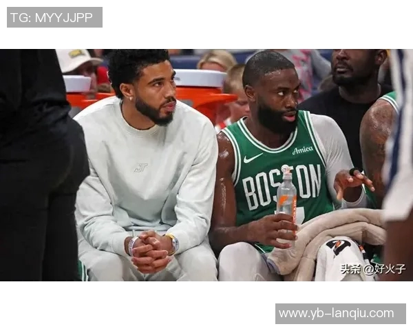 杰伦布朗谈遭遇包夹时的传球选择强调对队友的信任与团队合作的重要性